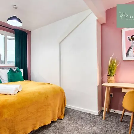 Perfect Contractor House In With 6 Beds By Purestay- Min 7 Nights! Daire Leeds (West Yorkshire)