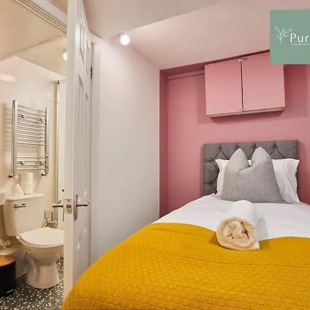 Perfect Contractor House In With 6 Beds By Purestay- Min 7 Nights! Daire Leeds (West Yorkshire)