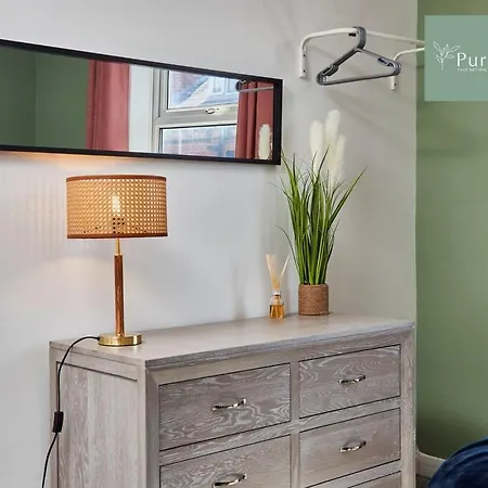 Perfect Contractor House In With 6 Beds By Purestay- Min 7 Nights! * ليدز