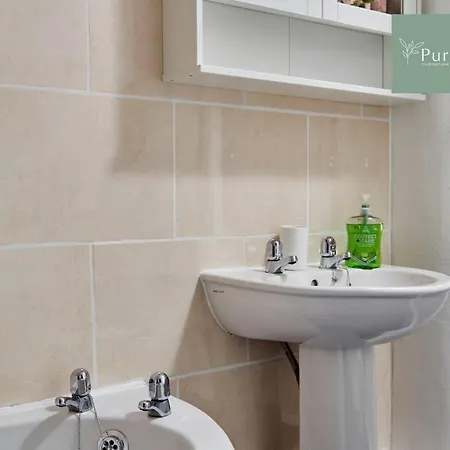 Perfect Contractor House In With 6 Beds By Purestay- Min 7 Nights! شقة *