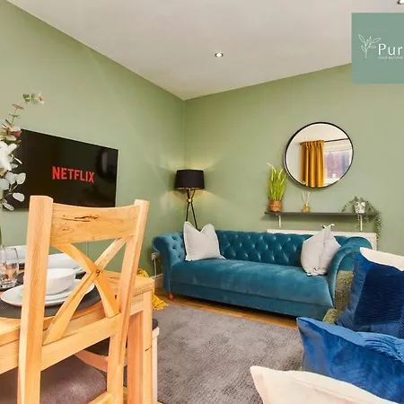 Perfect Contractor House In With 6 Beds By Purestay- Min 7 Nights! Daire Leeds (West Yorkshire)