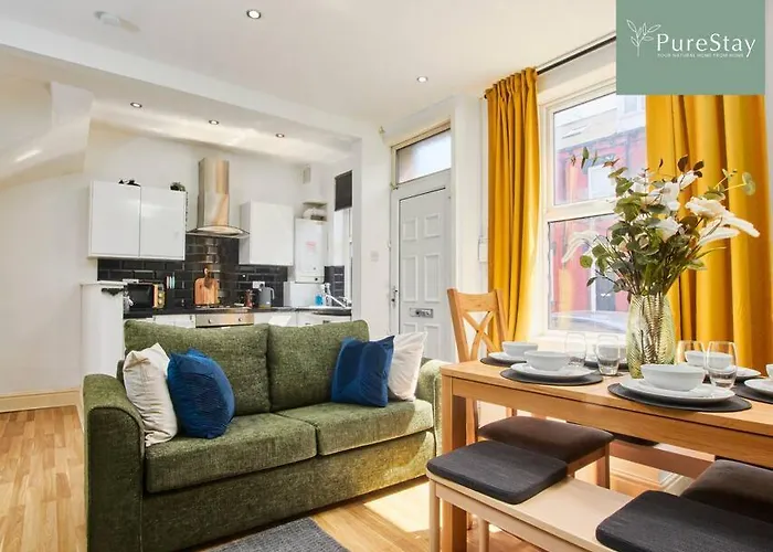 Perfect Contractor House In With 6 Beds By Purestay- Min 7 Nights! Leeds (West Yorkshire)