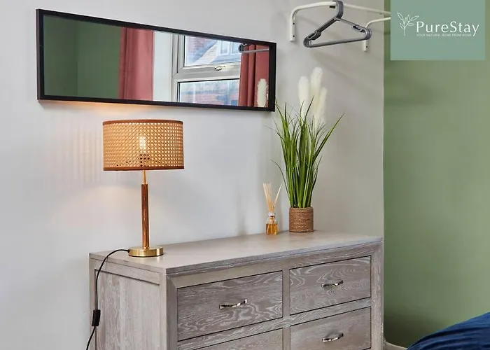 Perfect Contractor House In With 6 Beds By Purestay- Min 7 Nights! * ليدز