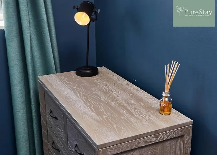 Perfect Contractor House In With 6 Beds By Purestay- Min 7 Nights!