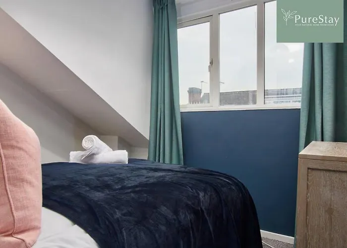 Perfect Contractor House In With 6 Beds By Purestay- Min 7 Nights! Leeds (West Yorkshire)