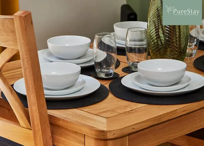 Perfect Contractor House In With 6 Beds By Purestay- Min 7 Nights! Διαμέρισμα